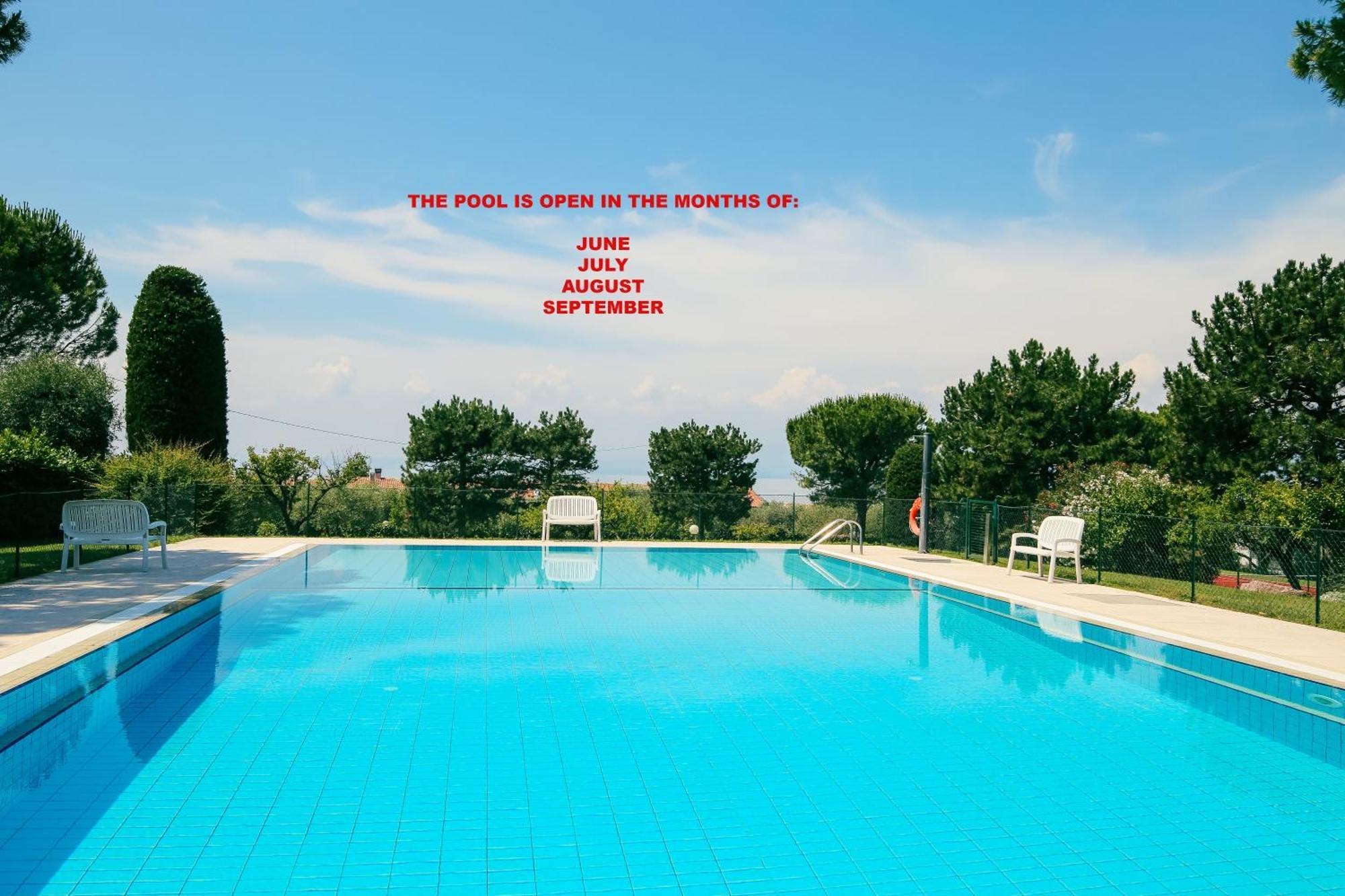 Tennis / Pool / Barbecue Bardolino Bagian luar foto